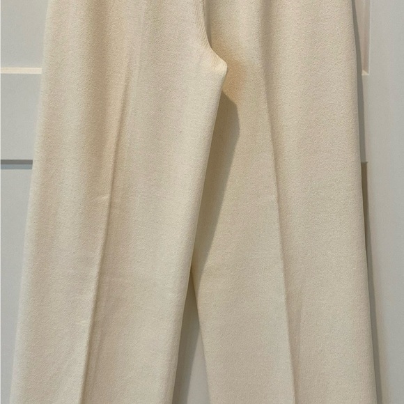 St. John Knit Cream Elastic Waist Pant 6 - Picture 2 of 4